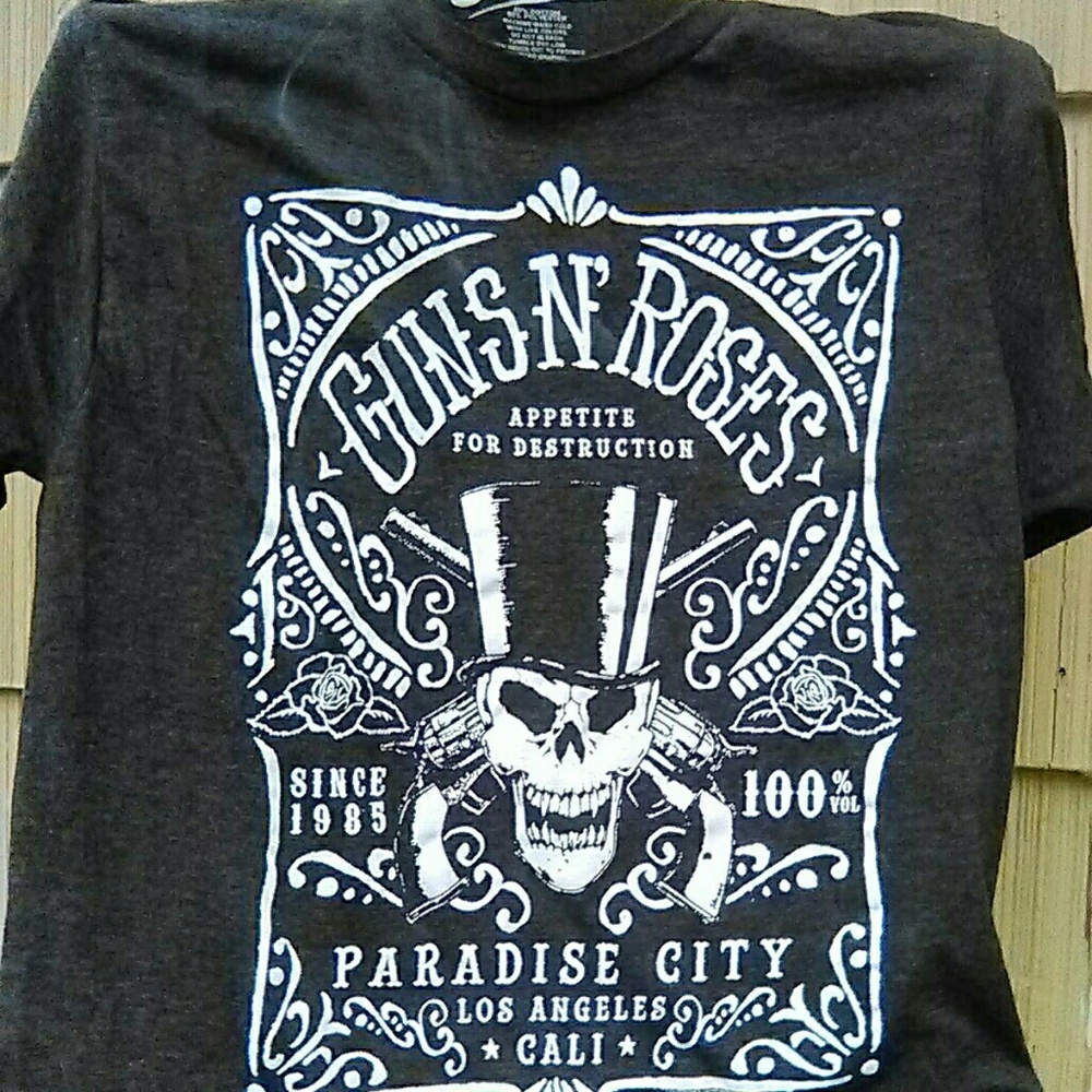 Vintage guns and roses tee